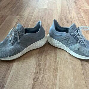 Women's Size 10 New Balance Fresh Foam ROAV